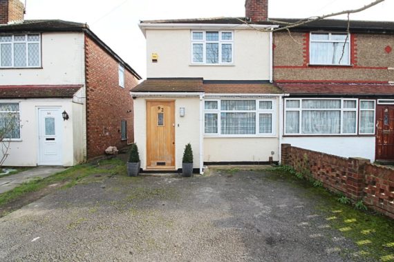 2 Bedroom End of Ter...